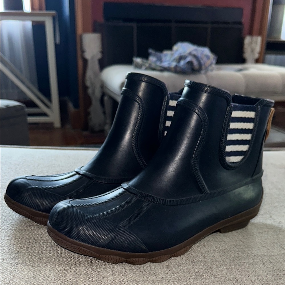 Sperry Women Navy Rain Boot Size 9